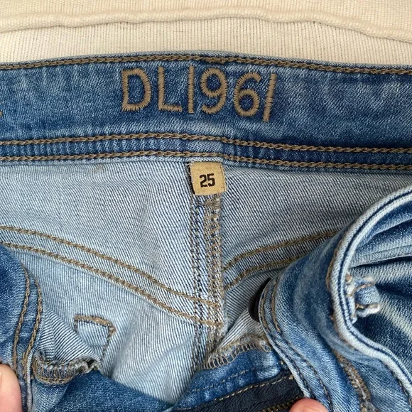 DL 1961 Skinny Jeans - light wash - Picture 2 of 5